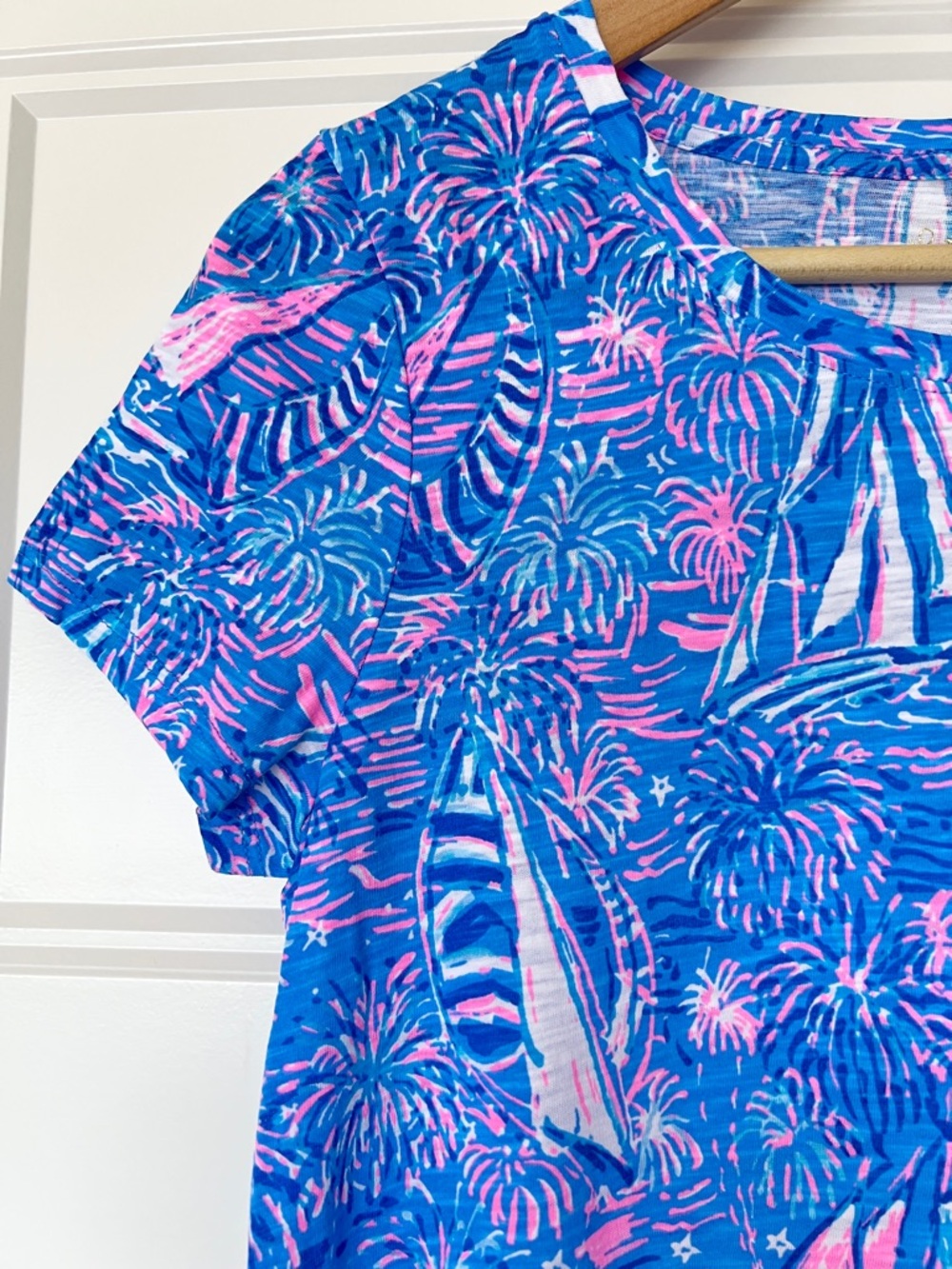 NWOT Lilly Pulitzer Boca Blue It’s A Sailabration Etta Scoop Neck Tee - XS - Picture 3 of 6